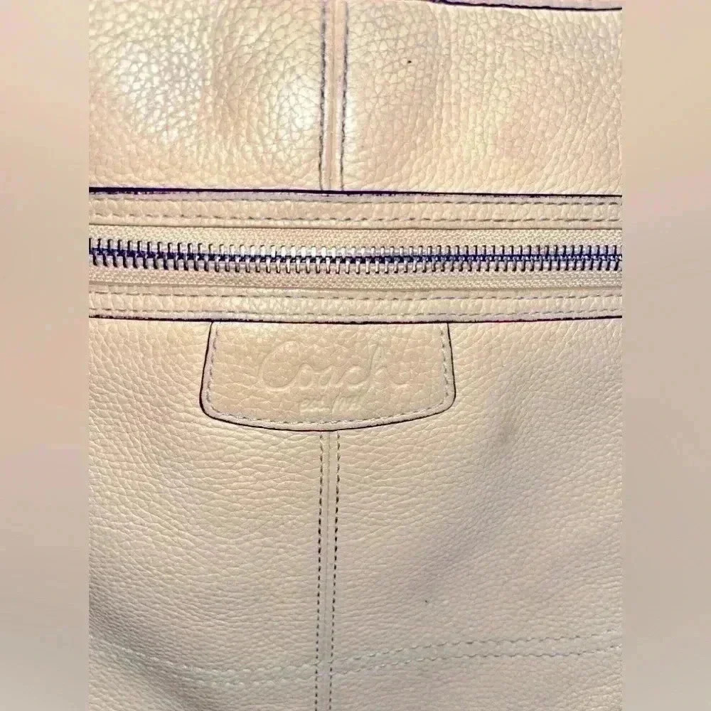 Coach Penelope Crossbody pebbled leather Bag Purse Hippie snap close Adj strap - Picture 3 of 13